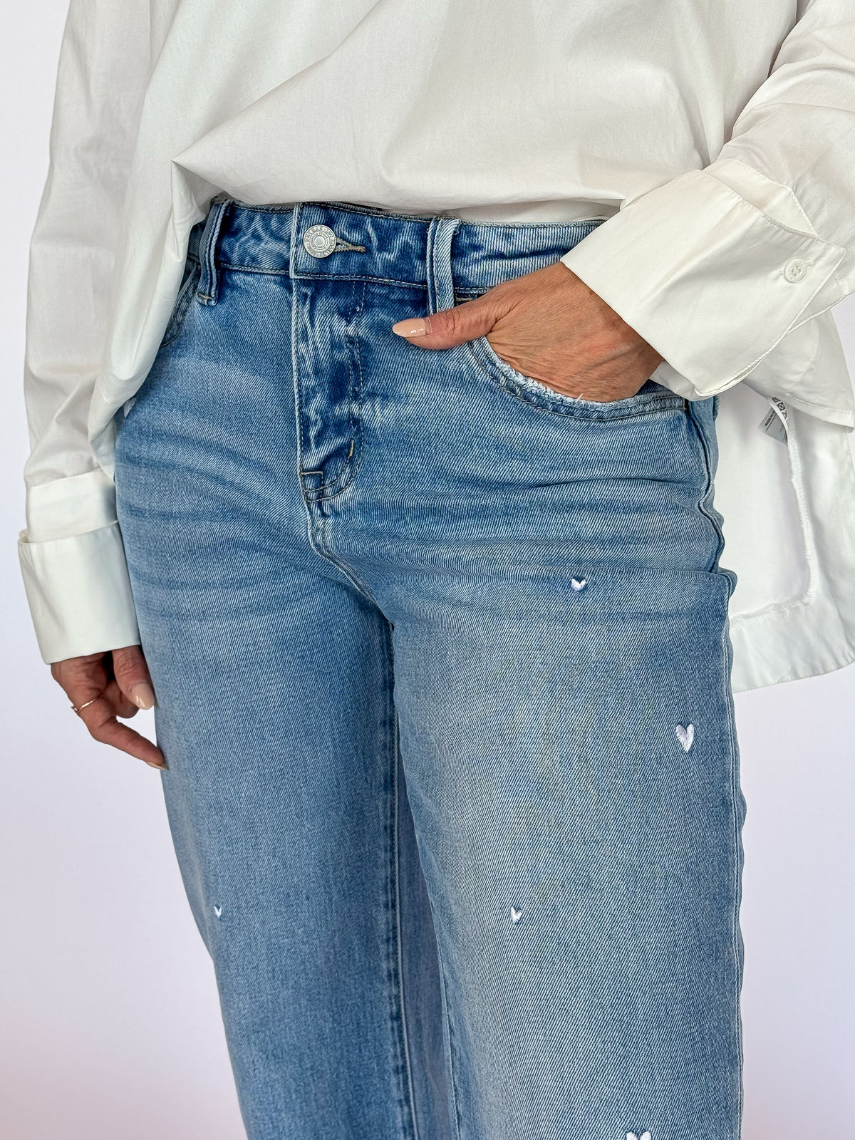 Amour Stitch MR Barrel Jeans