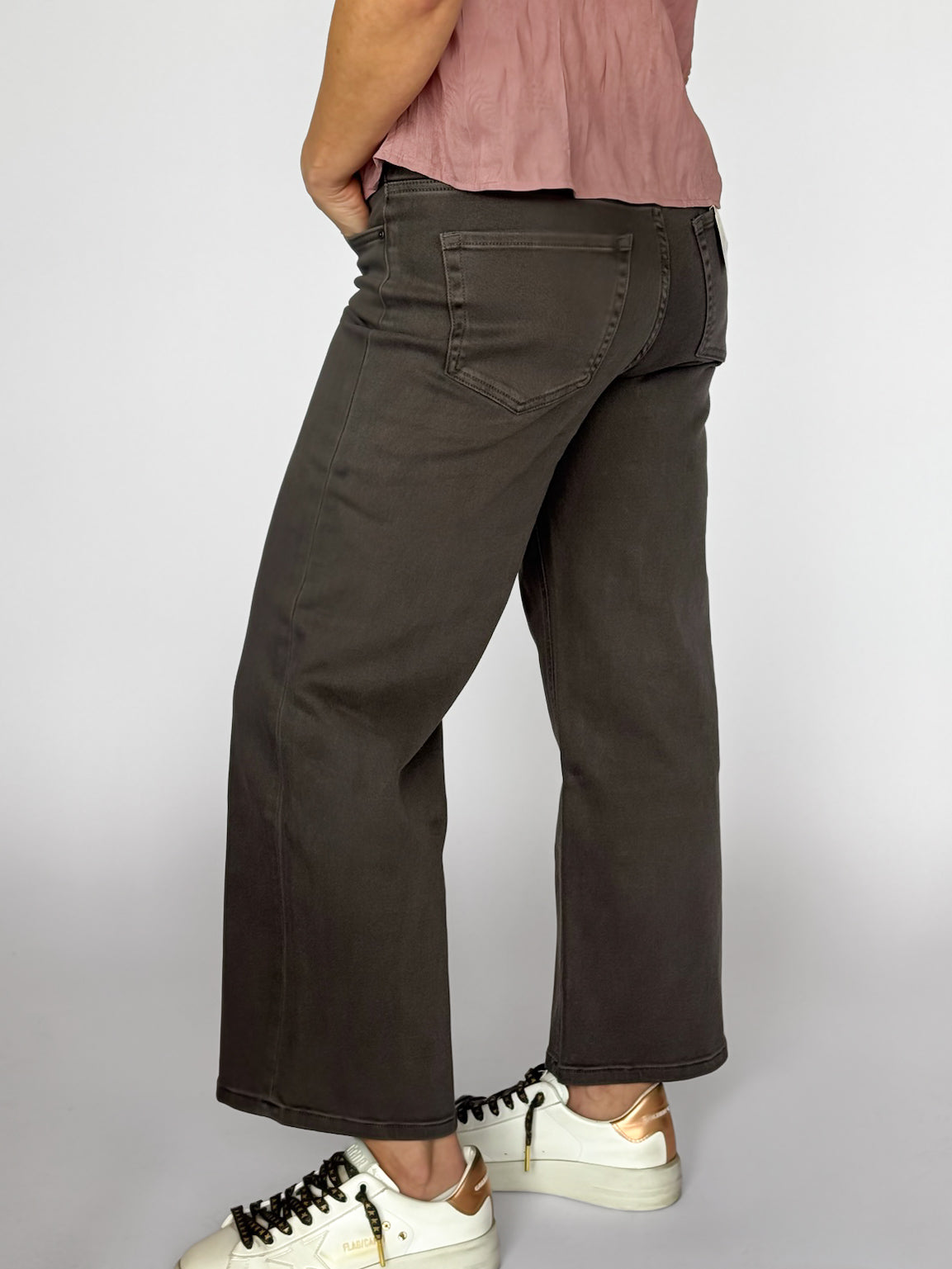 Bella MR Straight Jean