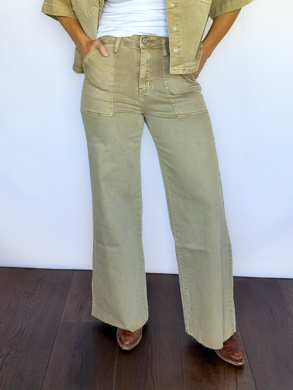Fanny Patch Pocket Wide Leg Jeans