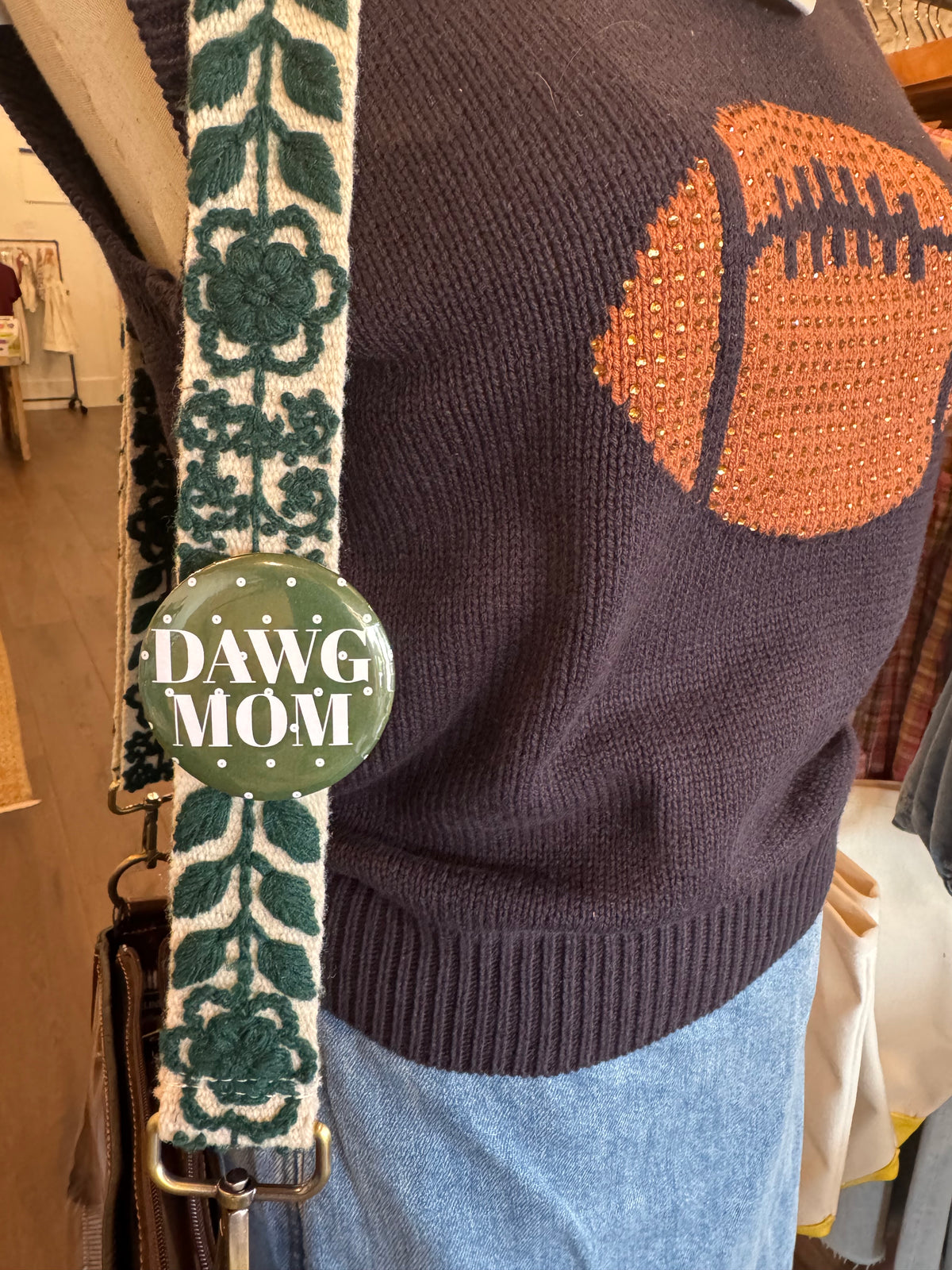 Gameday Buttons- Dawg Mom