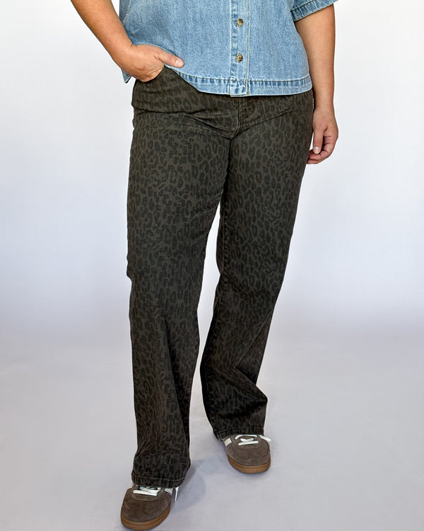 Ella HR Straight Leg Jeans