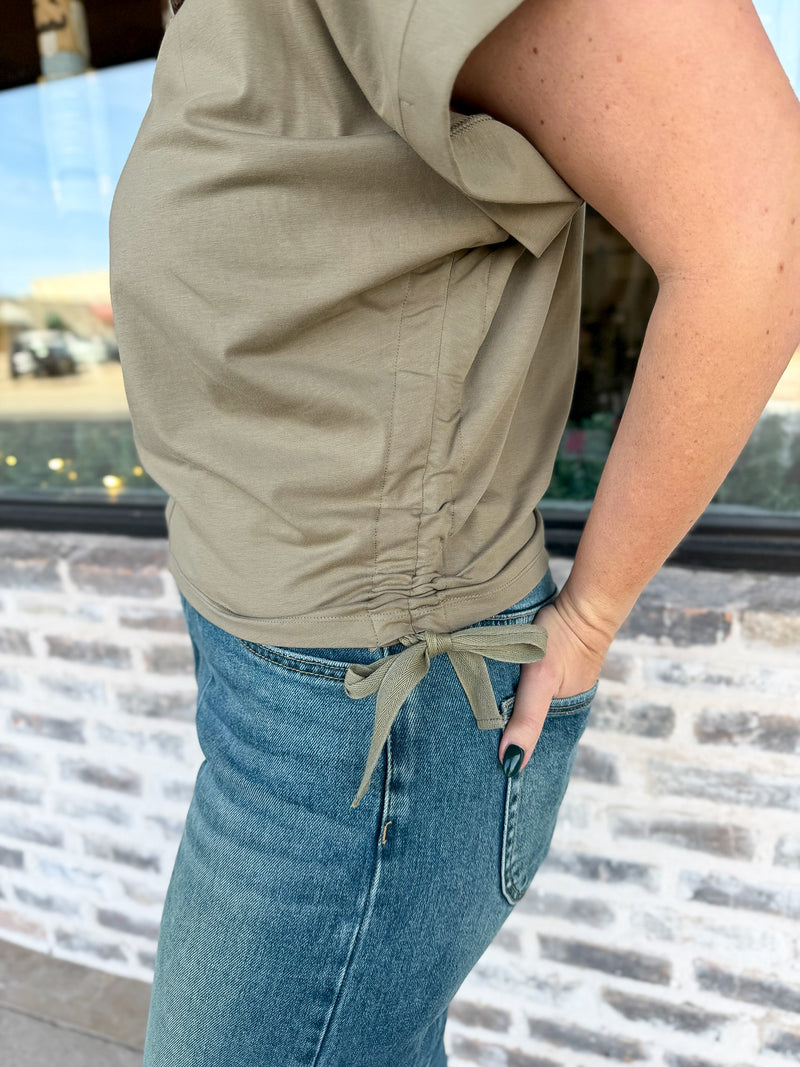 Just Right Side Scrunch Tee Dry Sage